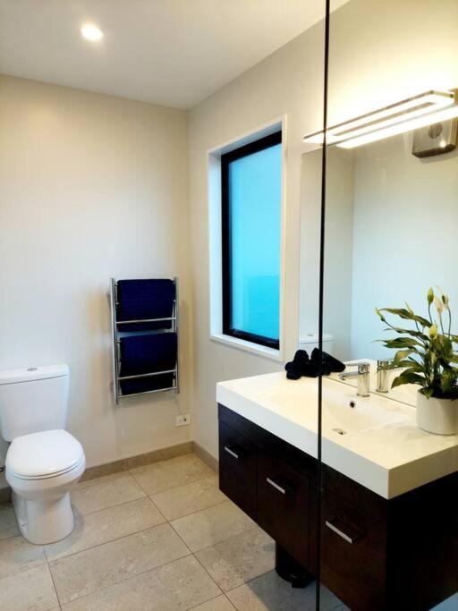 Wanaka Mountain Views Guest Room --No Kitchen-- Exterior foto